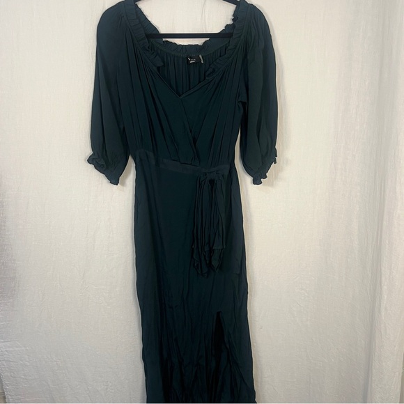 Vici Dress - Picture 3 of 10